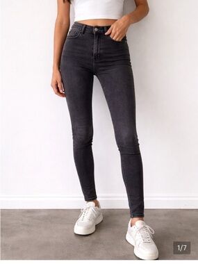 Zara Black High-Rise Skinny Jeans